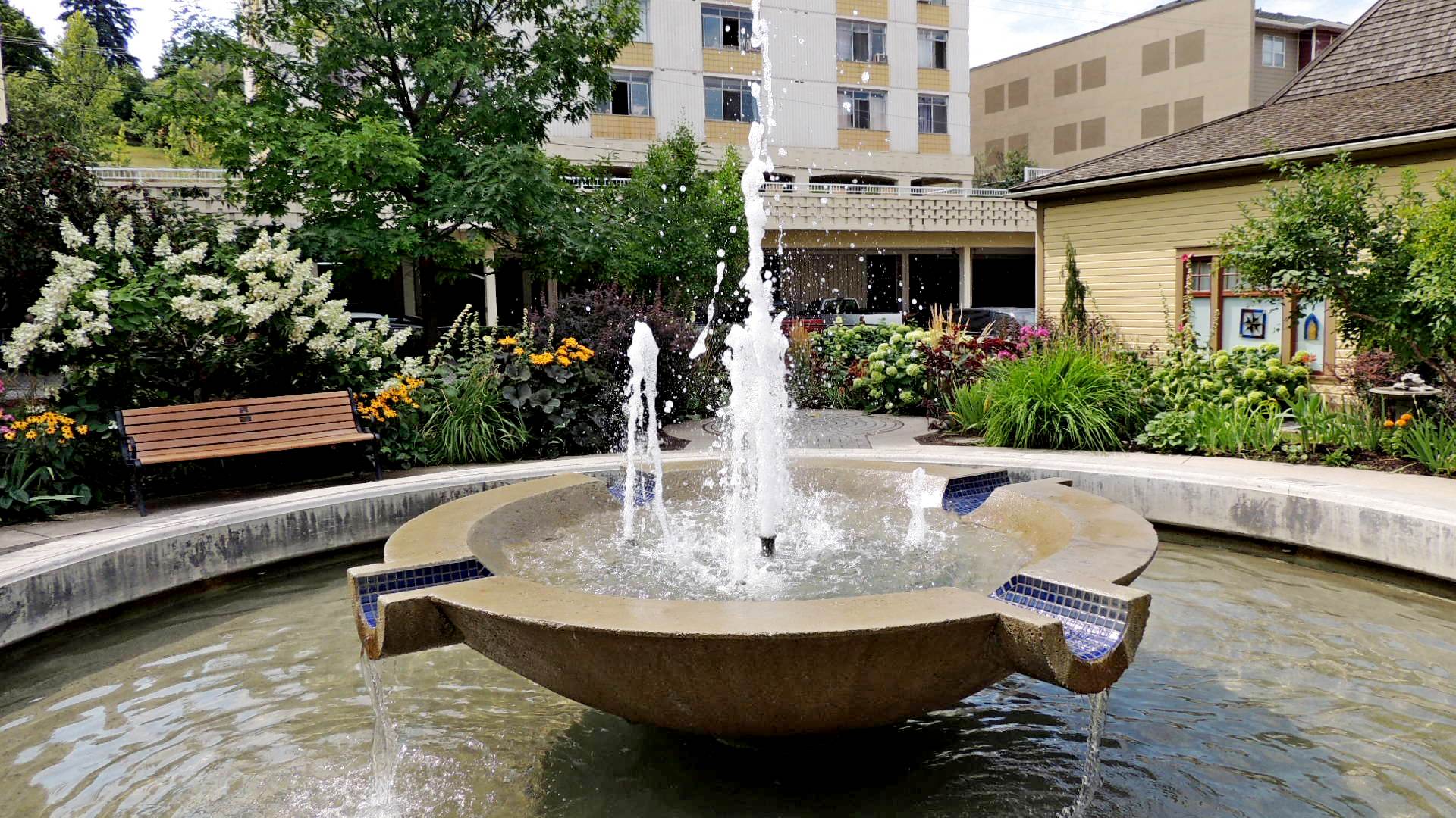 Gaglardi Square Fountain
