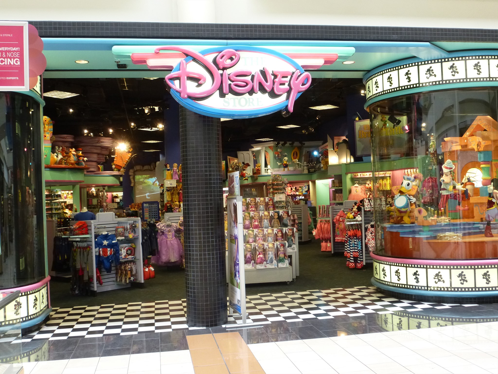The Disney Store at the Tucson Mall, Tucson, Arizona Image